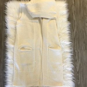GAP Cream Sleeveless Cardigan